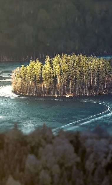 Frozen Lake Island, Alanko, Finland